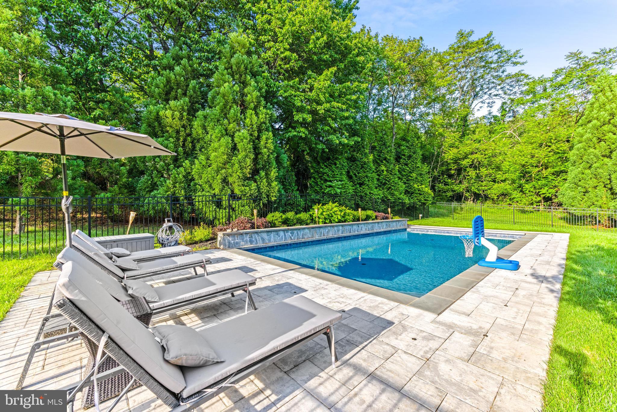 JONATHANS DELIGHT - Residential