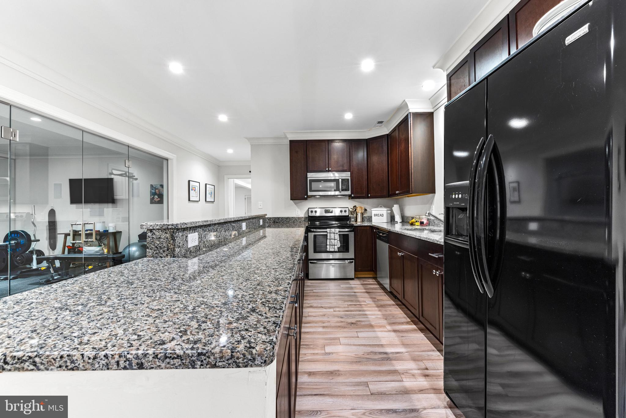 JONATHANS DELIGHT - Residential