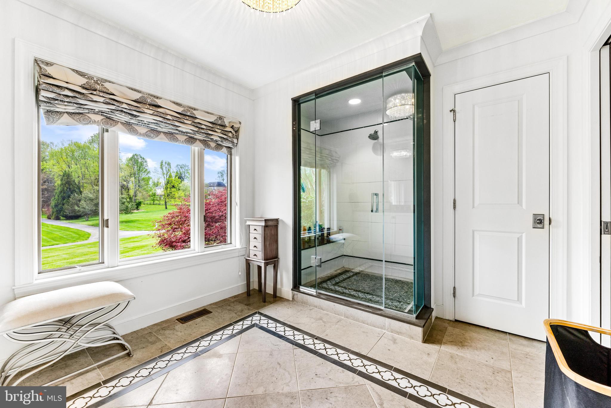 JONATHANS DELIGHT - Residential