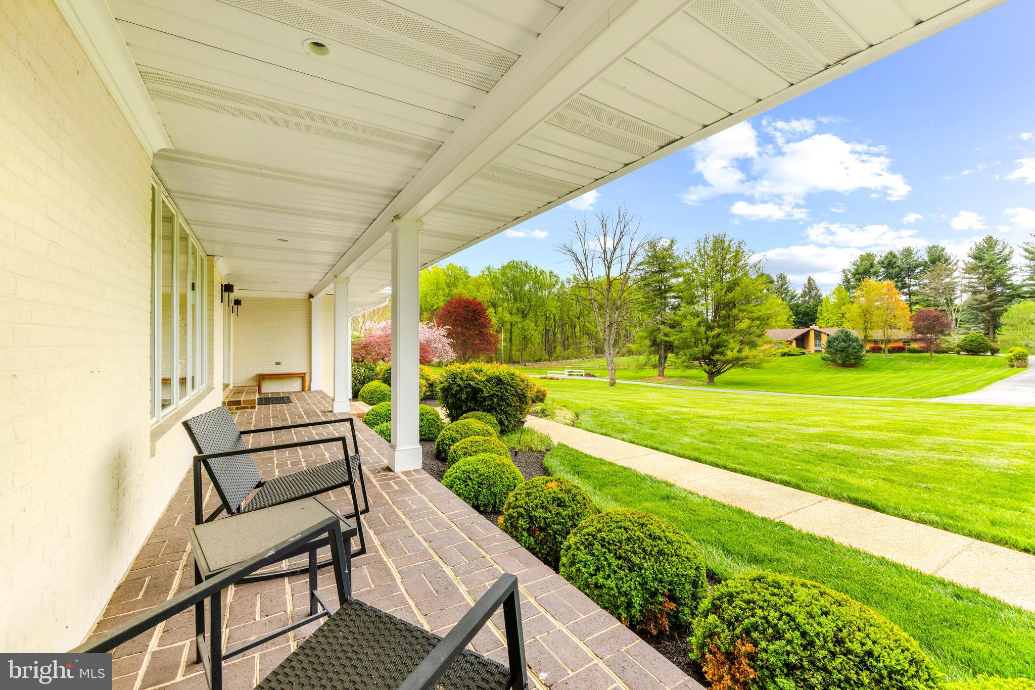 JONATHANS DELIGHT - Residential