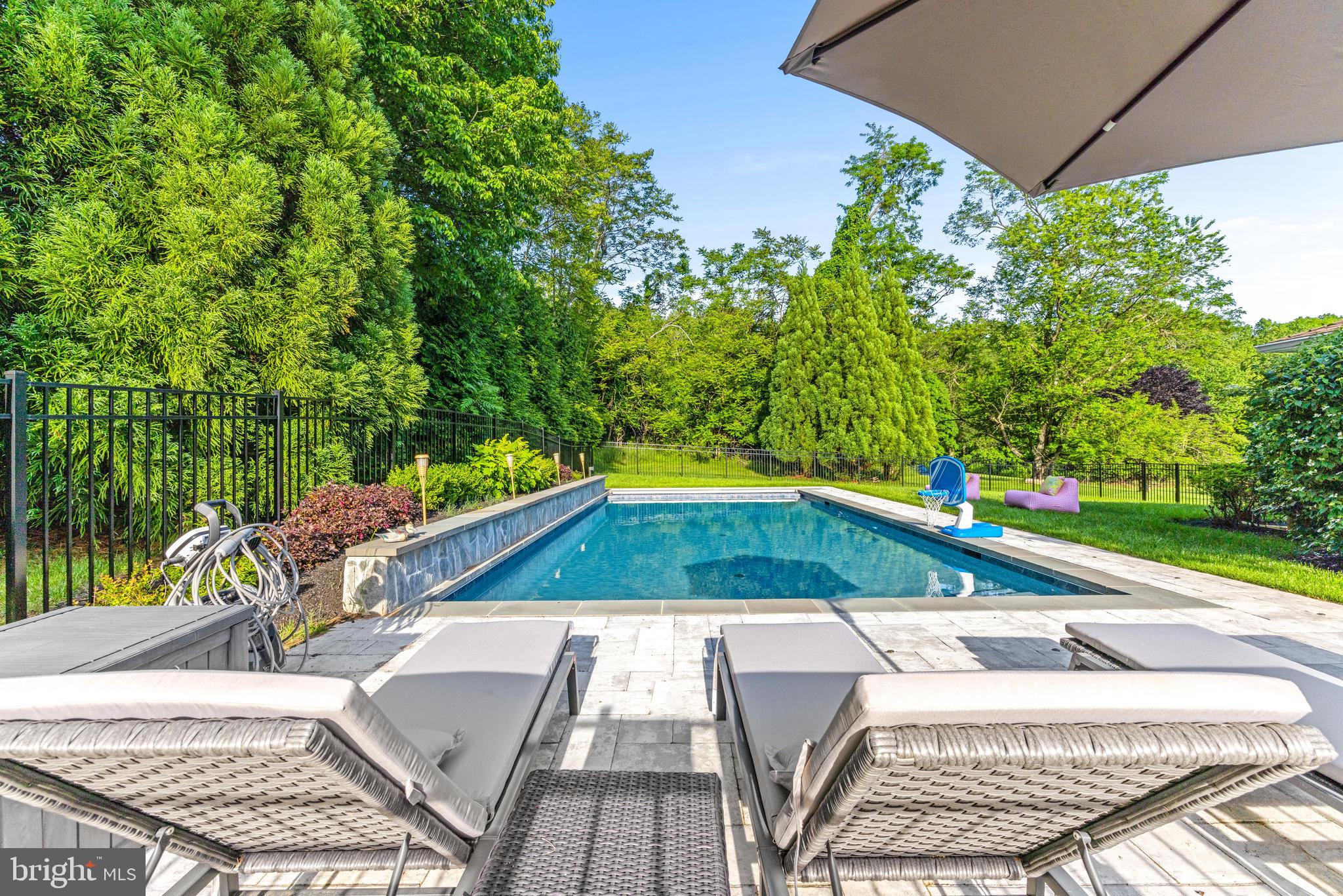 JONATHANS DELIGHT - Residential