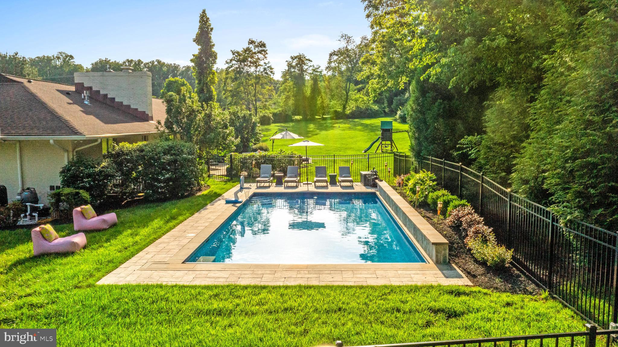 JONATHANS DELIGHT - Residential