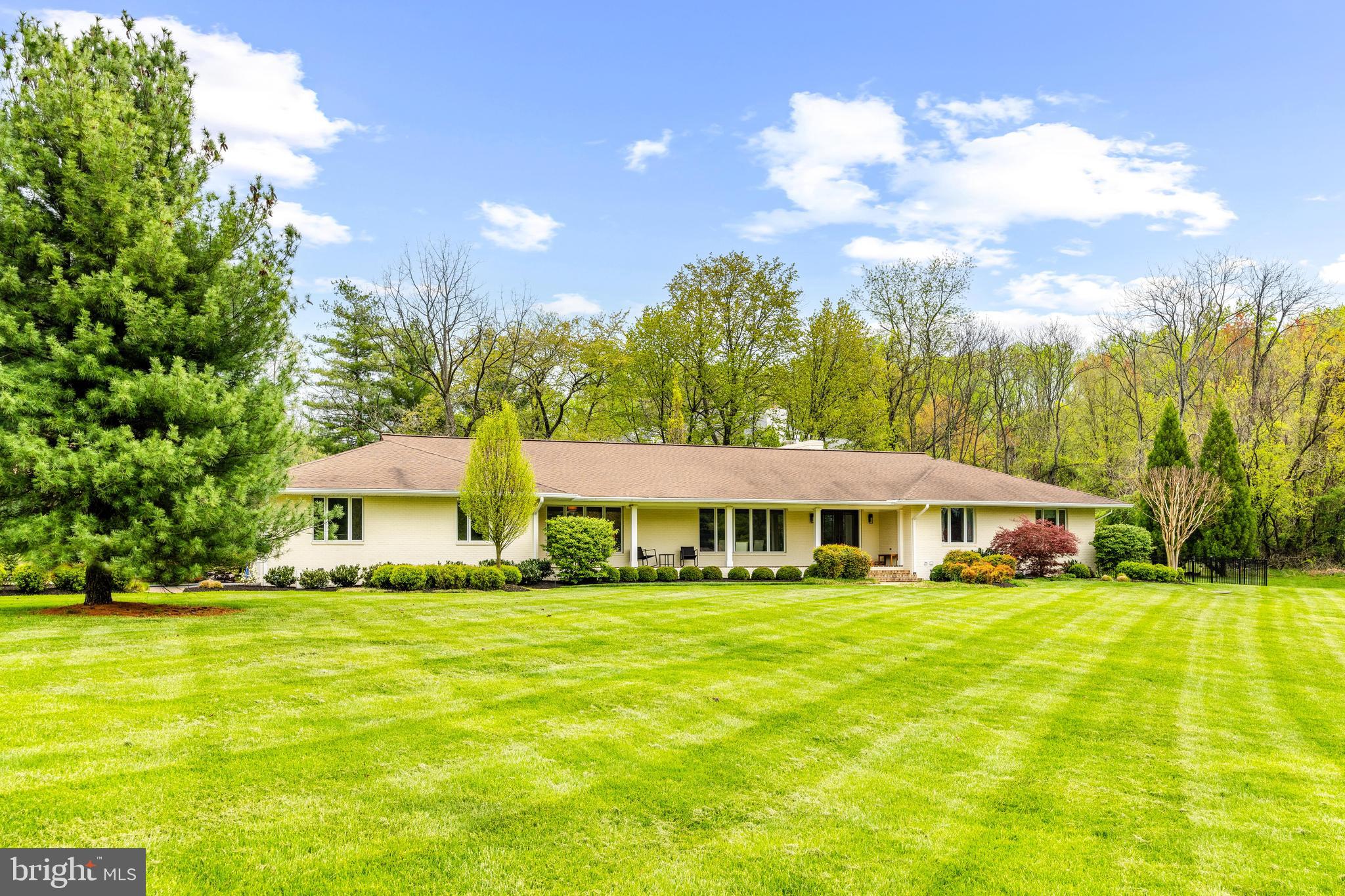 JONATHANS DELIGHT - Residential