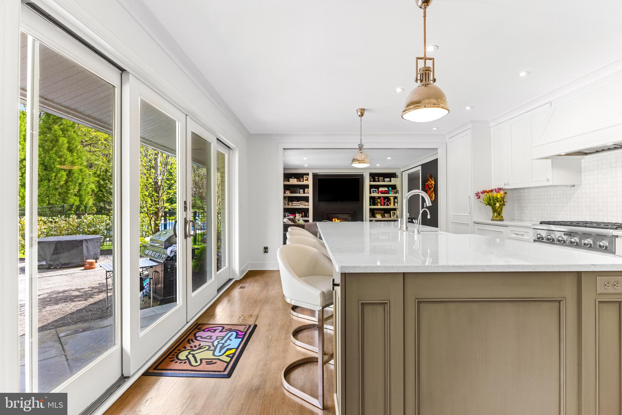 JONATHANS DELIGHT - Residential