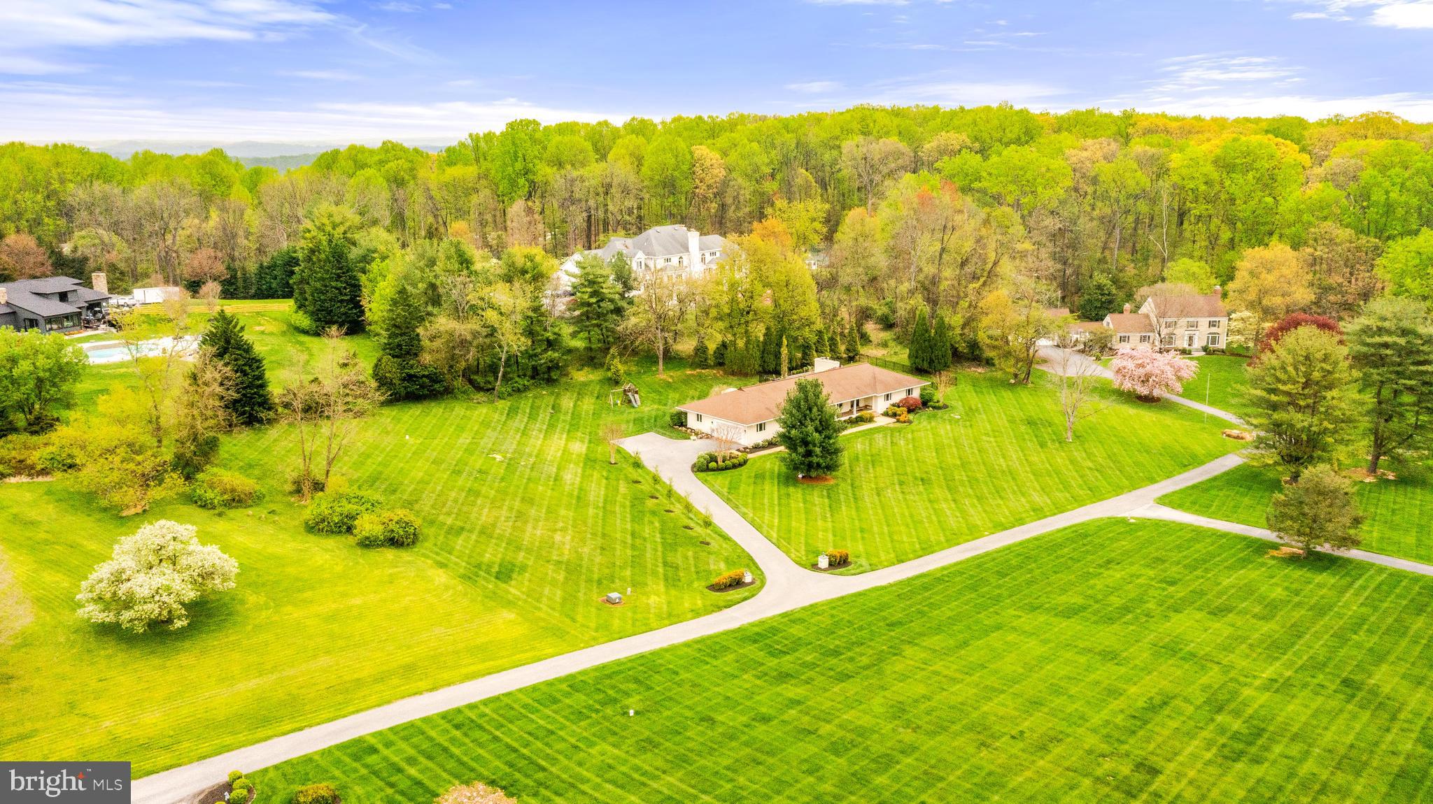 JONATHANS DELIGHT - Residential