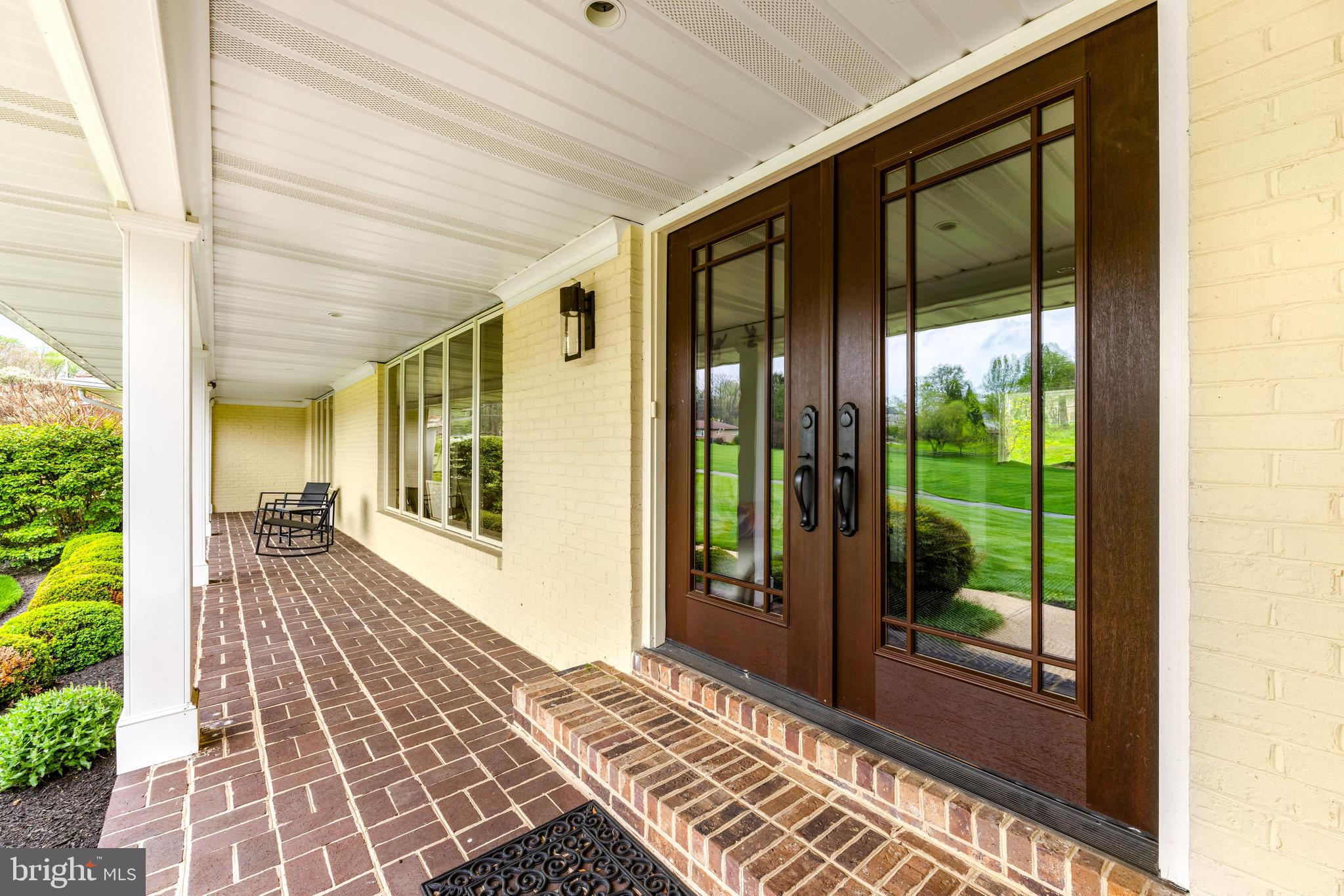 JONATHANS DELIGHT - Residential