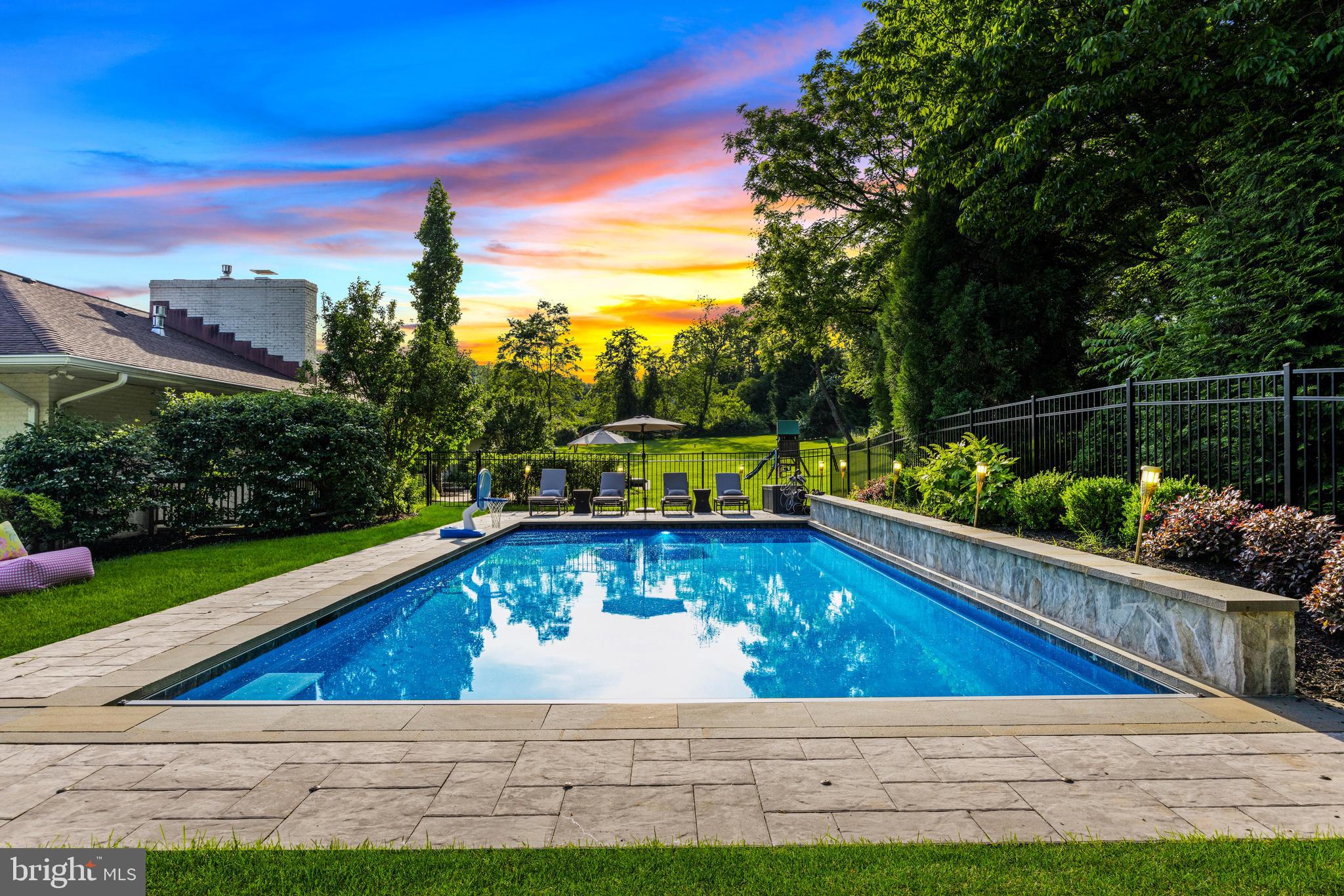 JONATHANS DELIGHT - Residential