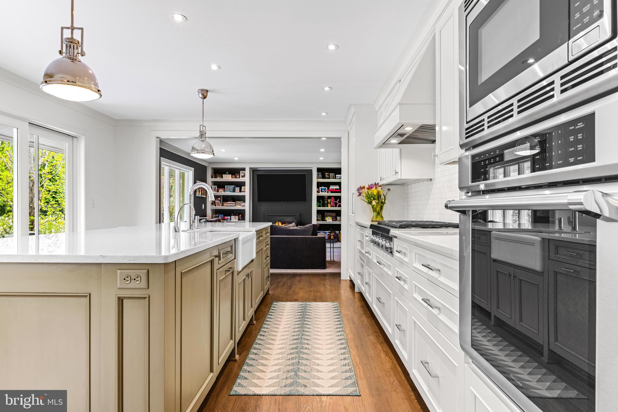 JONATHANS DELIGHT - Residential