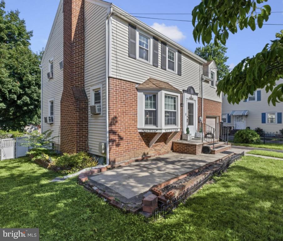 105 E COULTER AVENUE