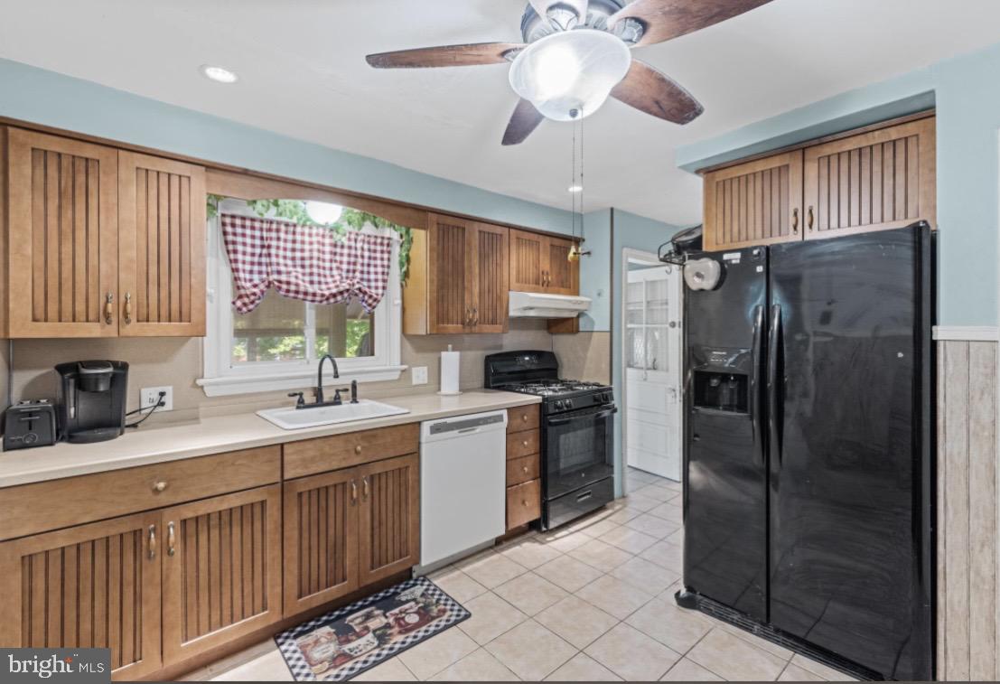 105 E COULTER AVENUE