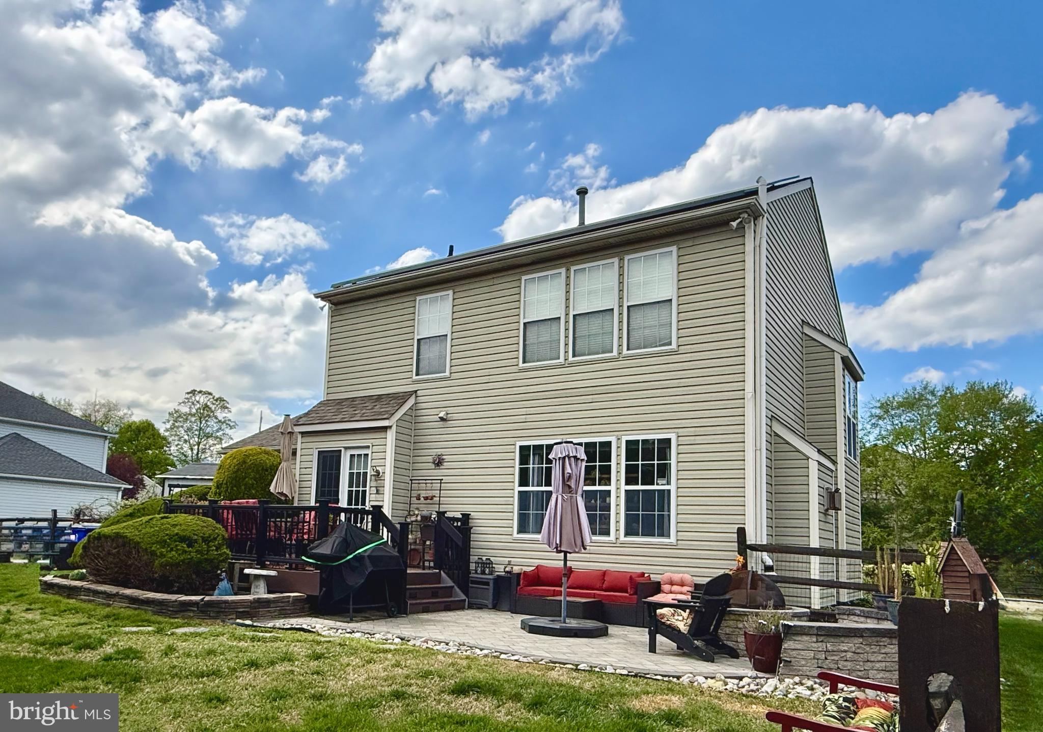 11 BUTTONWOOD COURT