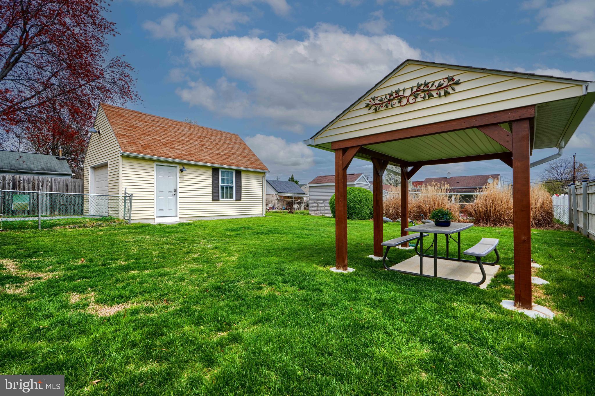 MIDDLE RIVER - Residential