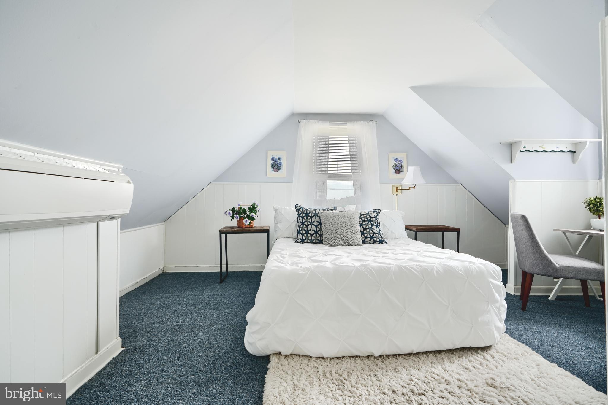 MIDDLE RIVER - Residential