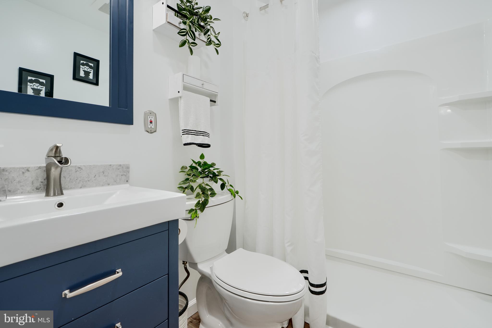 MIDDLE RIVER - Residential