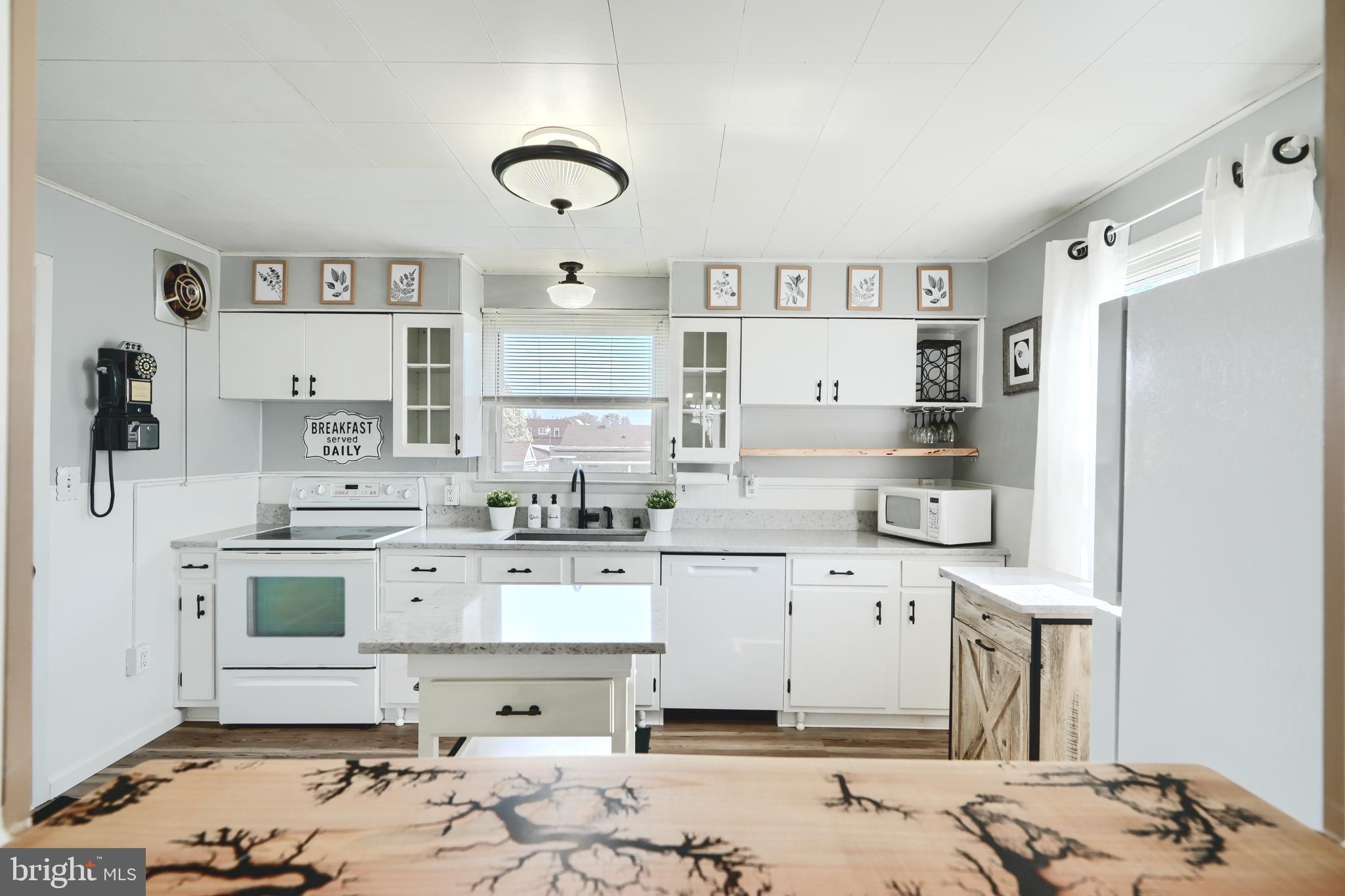 MIDDLE RIVER - Residential