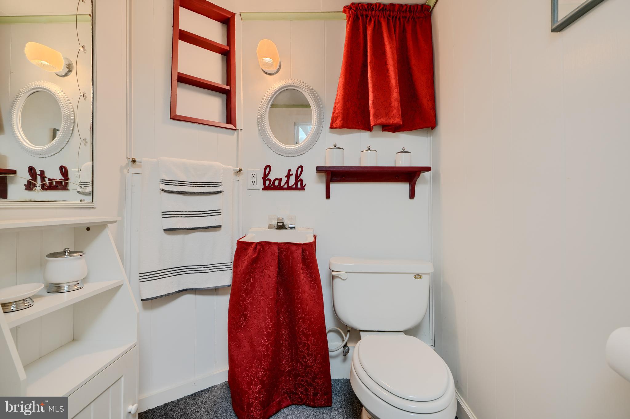 MIDDLE RIVER - Residential