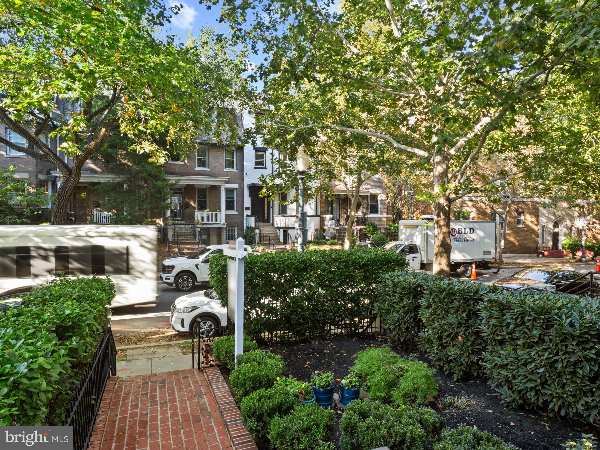 1128 COLUMBIA ROAD NW 1