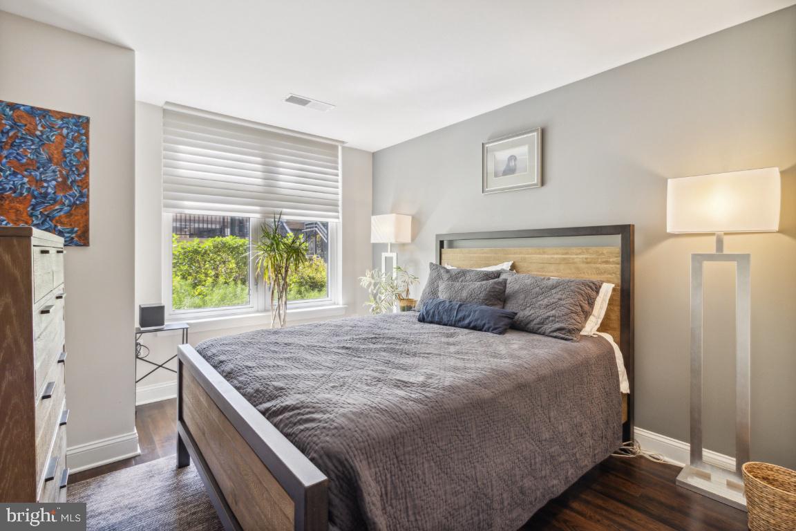 HAMPDEN ROW - Residential