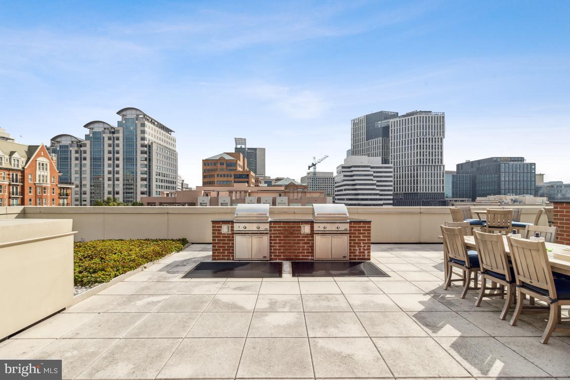 HAMPDEN ROW - Residential