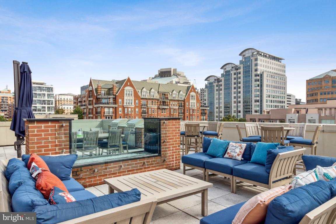 HAMPDEN ROW - Residential