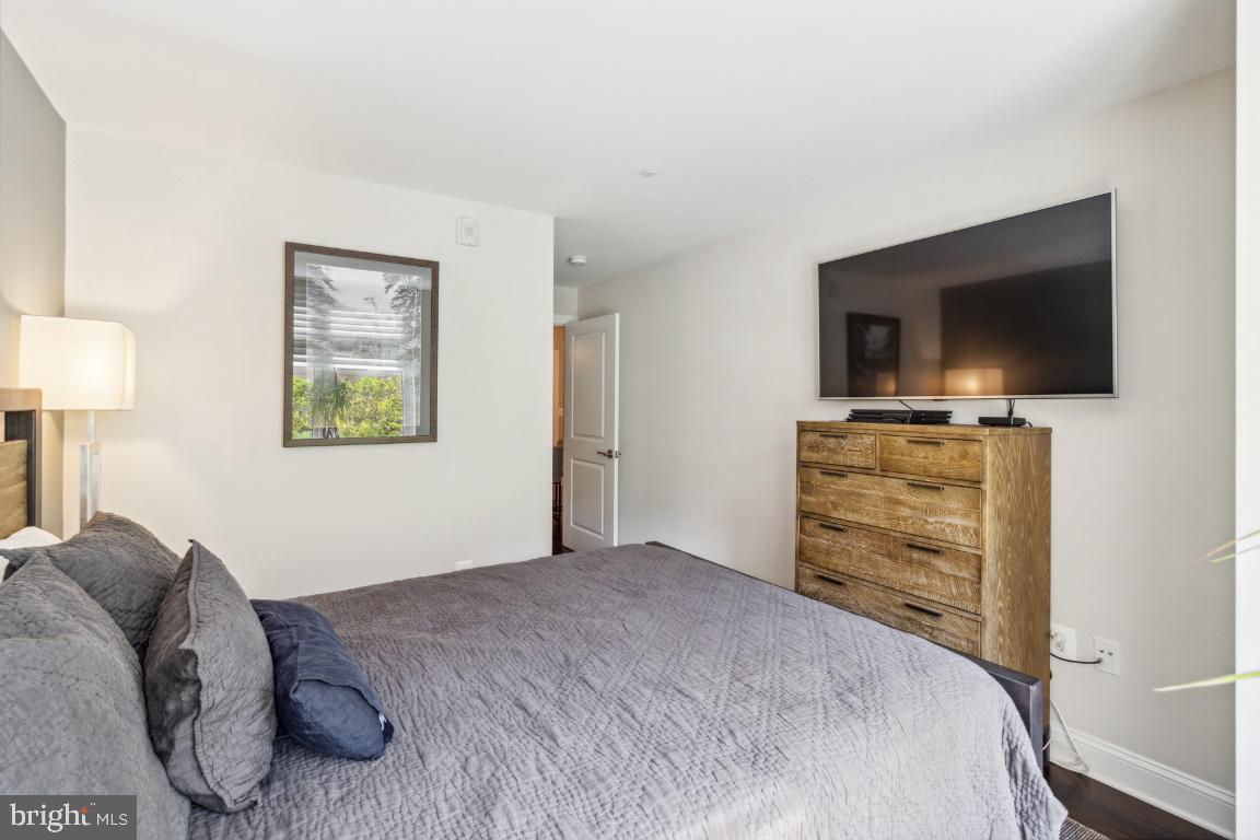 HAMPDEN ROW - Residential