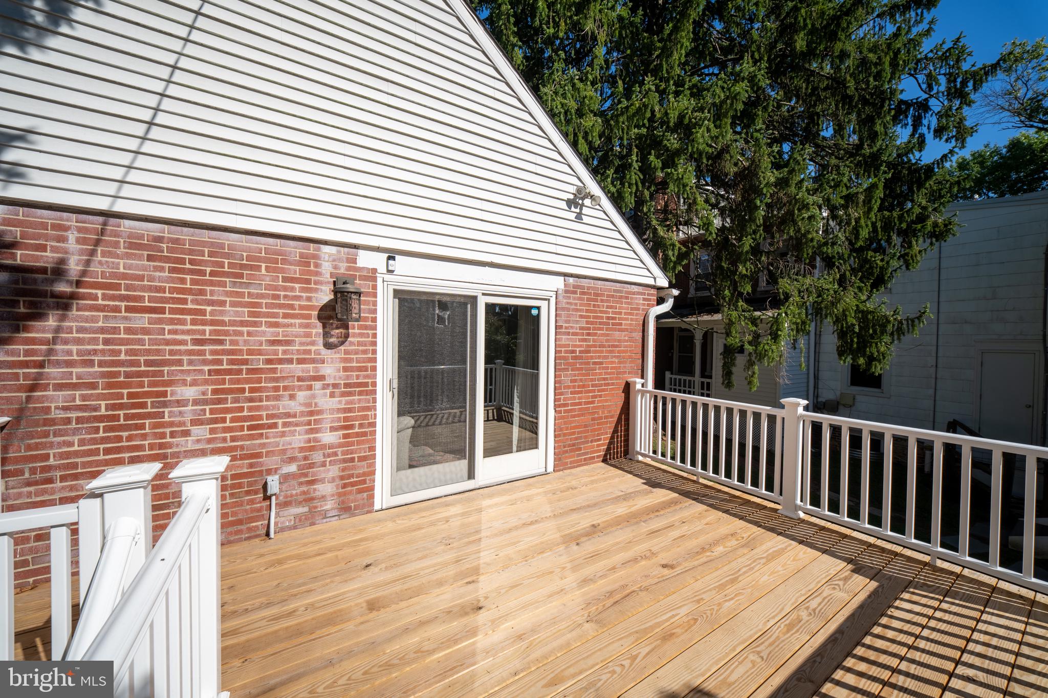 206 PRICE STREET