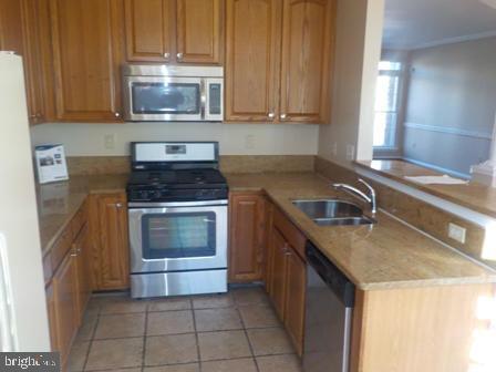 2005 WOODSHADE COURT
