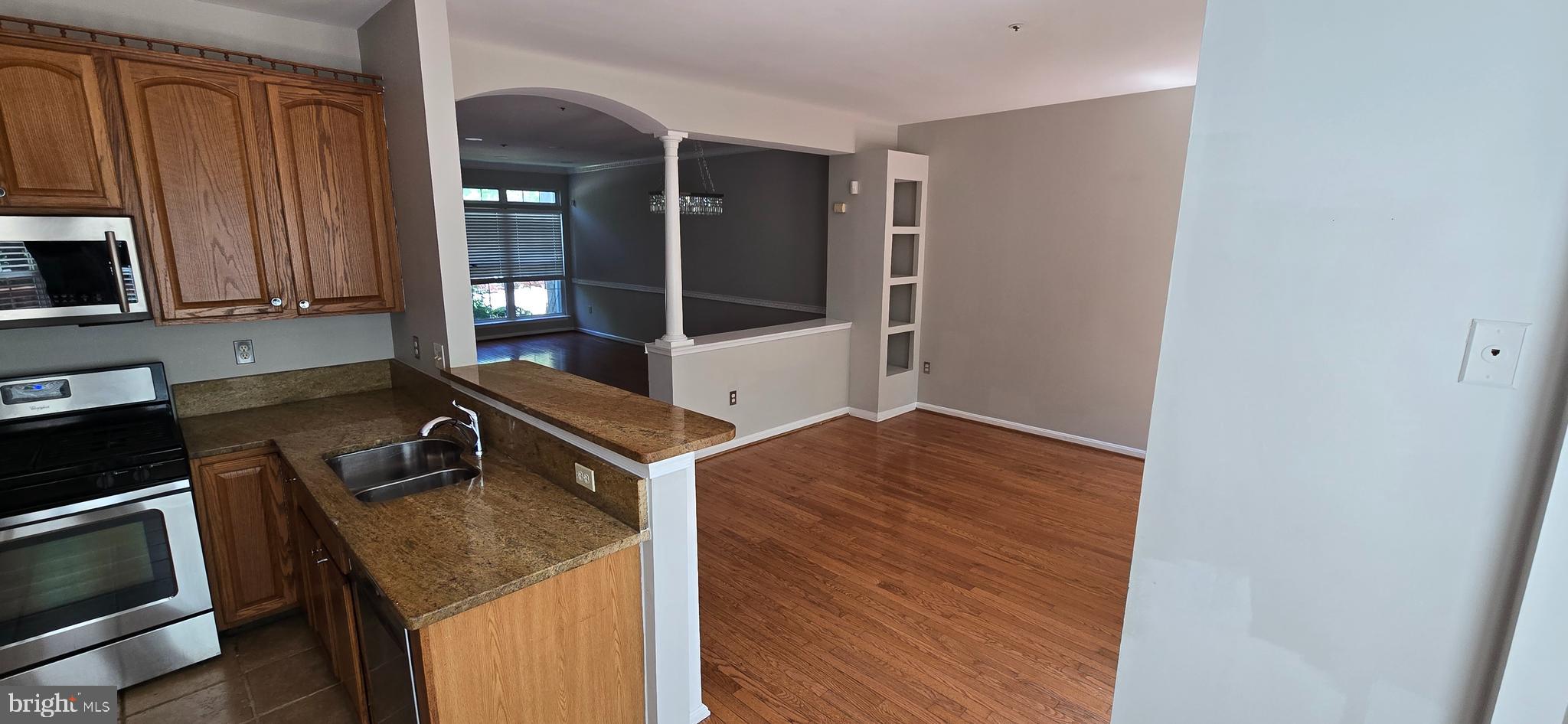 2005 WOODSHADE COURT