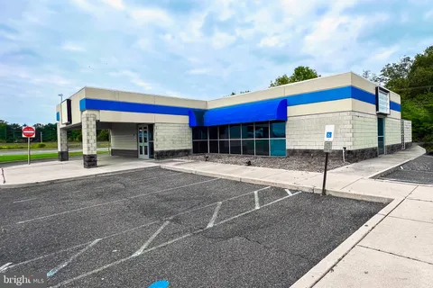 MLS: NJGL2035338