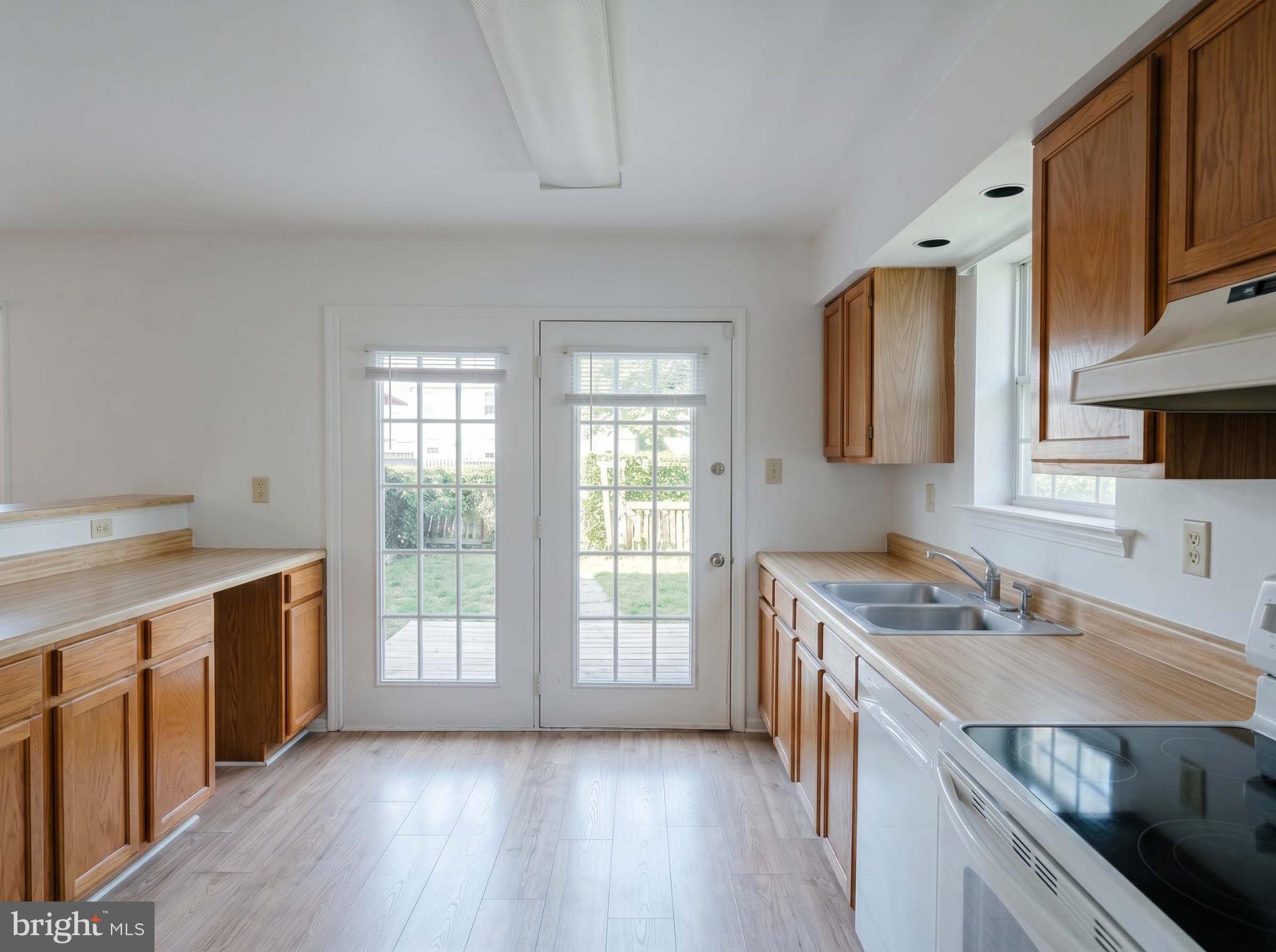 ST CHARLES HAMPSHIRE - Residential
