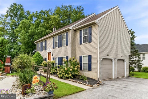 Homes For Sale - 208 S Lime Street<br/> Lancaster County, QUARRYVILLE, PA 17566