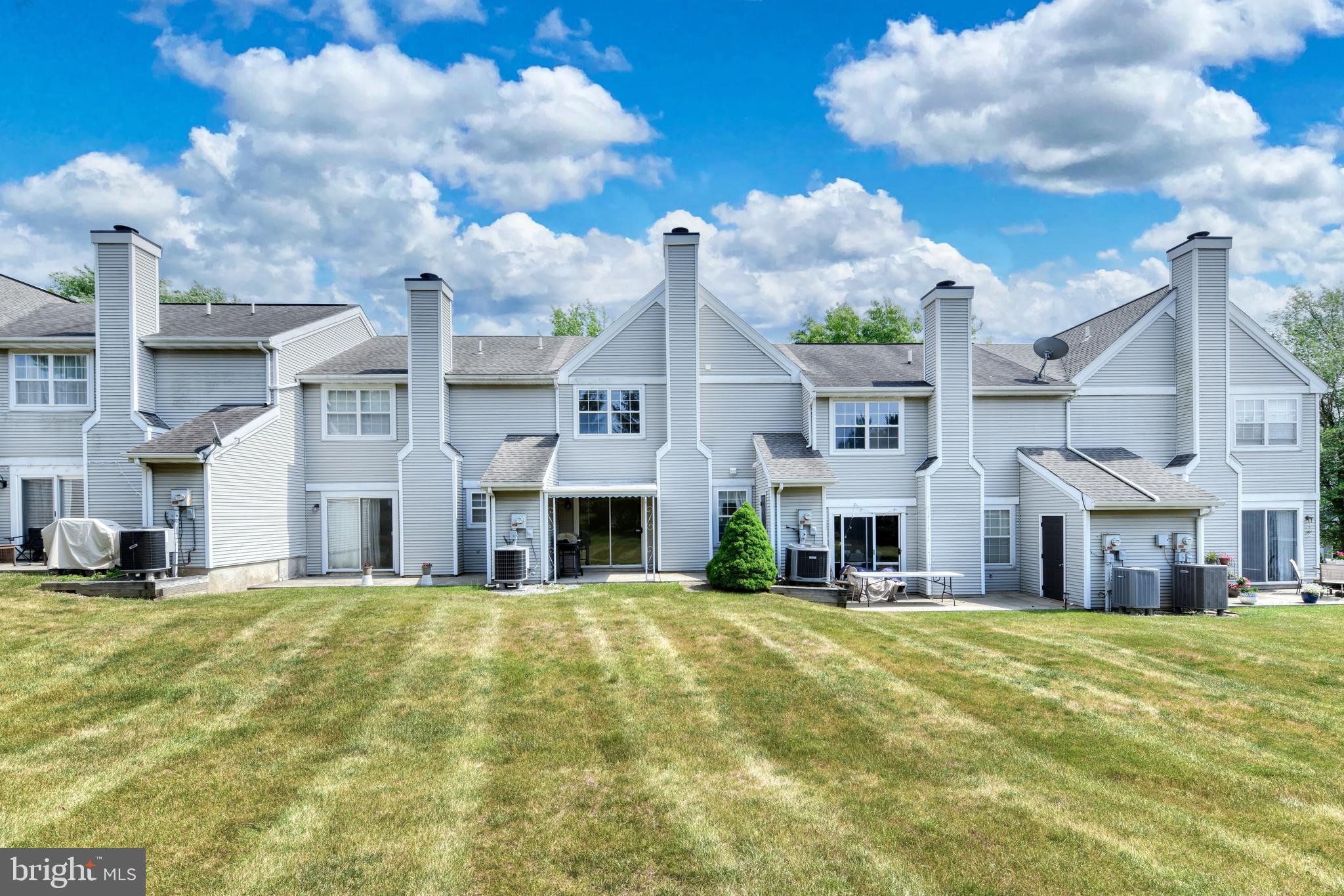 SPRING RIDGE - Residential