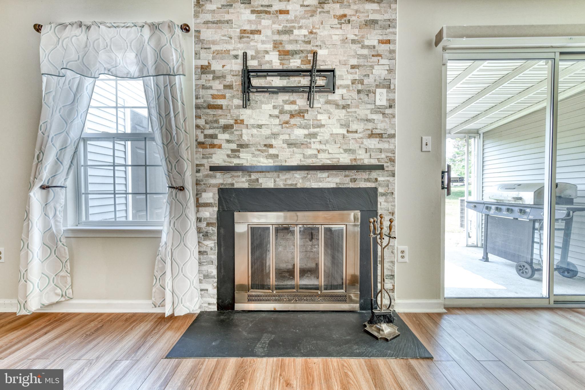 SPRING RIDGE - Residential