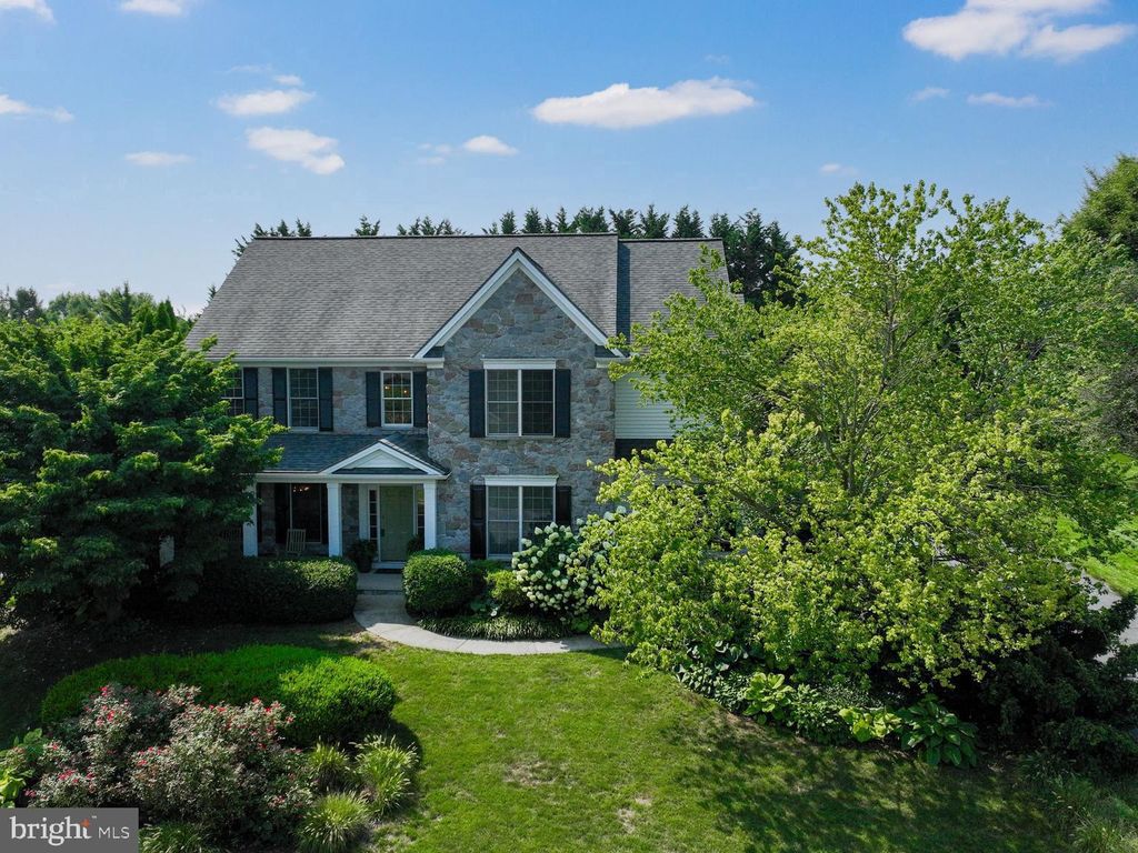 Photo of 137 Huntingwood Drive, Lancaster, PA 17602 (MLS # PALA2055128)