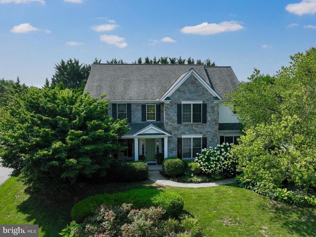 Photo of 137 Huntingwood Drive, Lancaster, PA 17602 (MLS # PALA2055128)