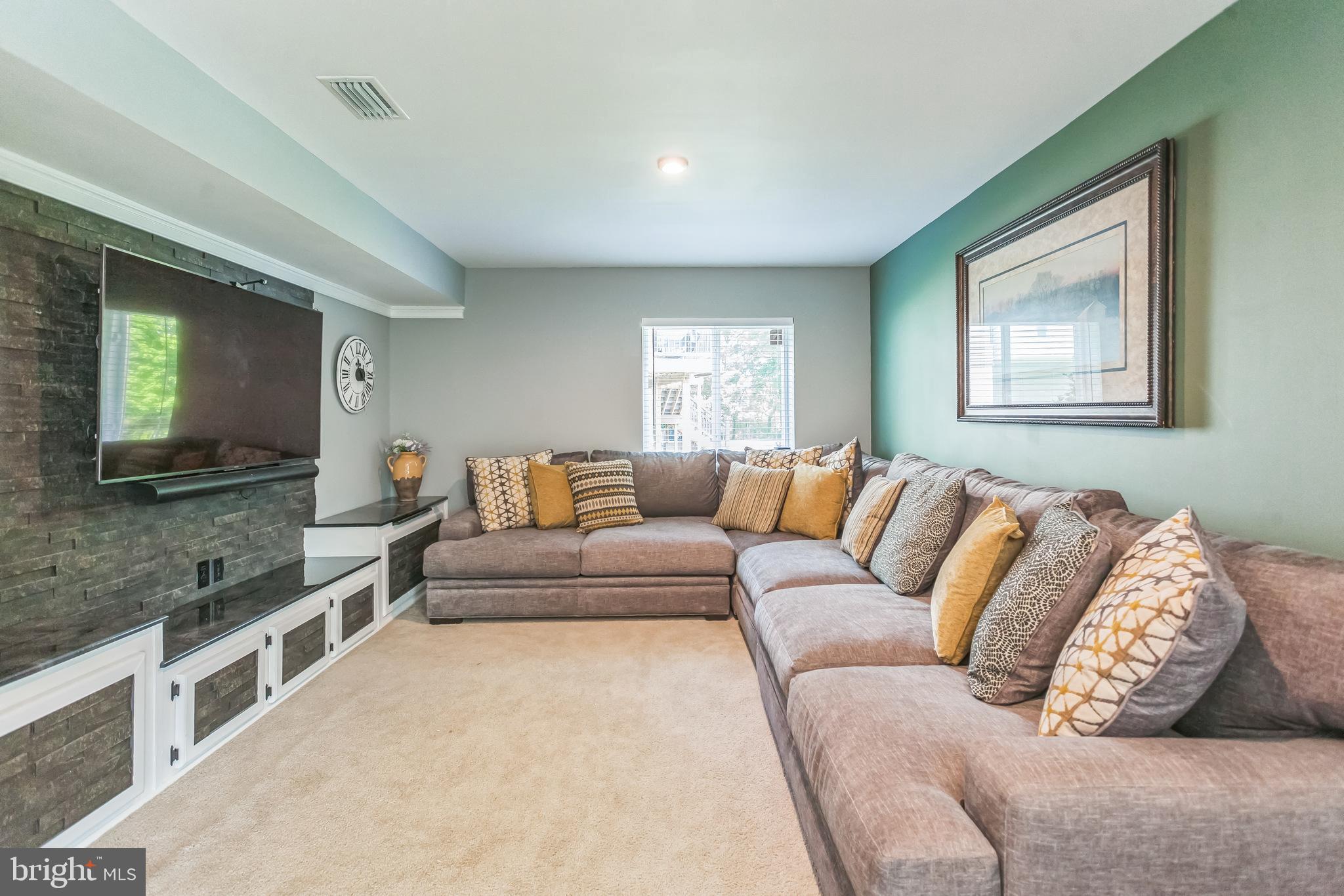 HANOVER POINTE - Residential