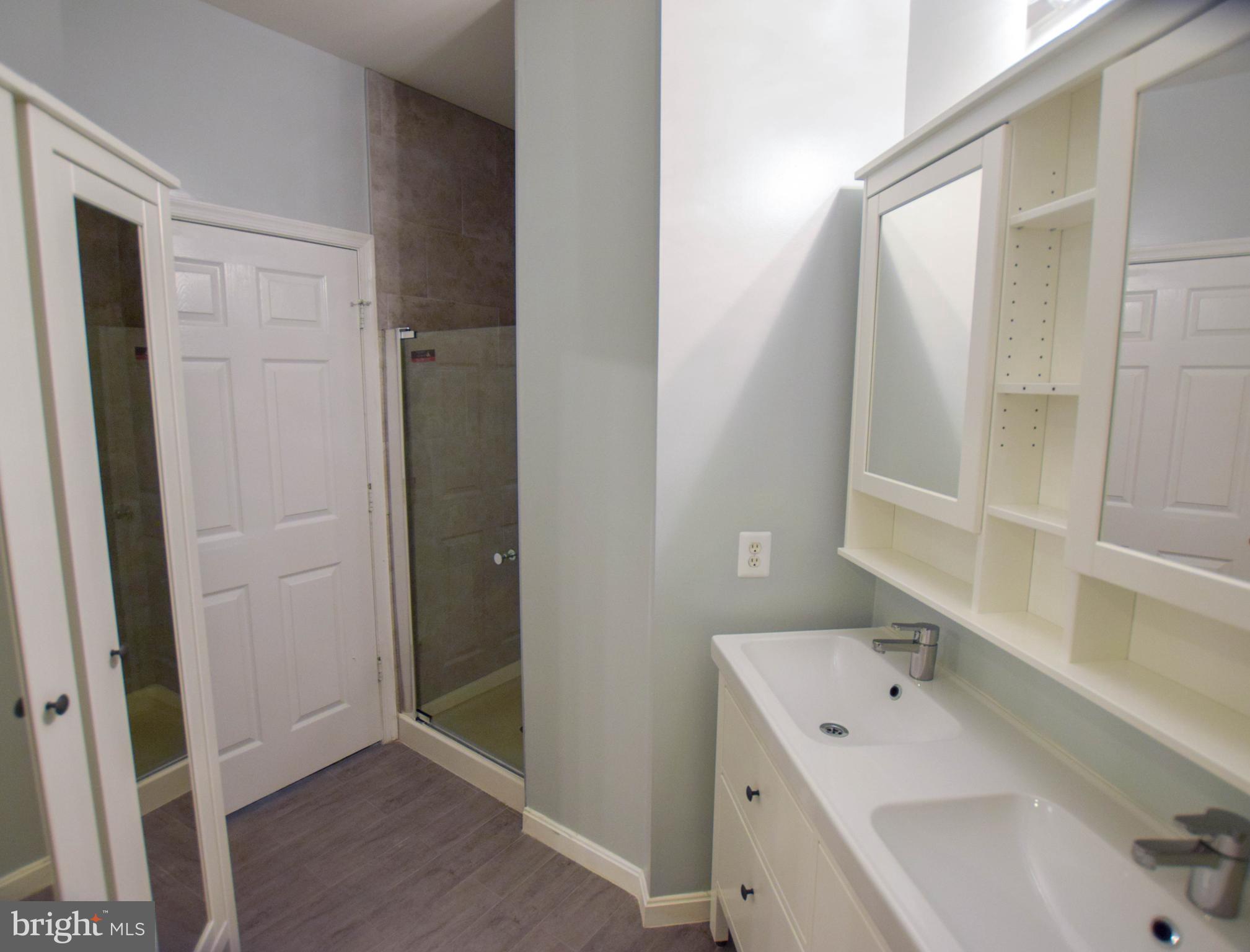 FOUNDERS WALK - Residential Lease