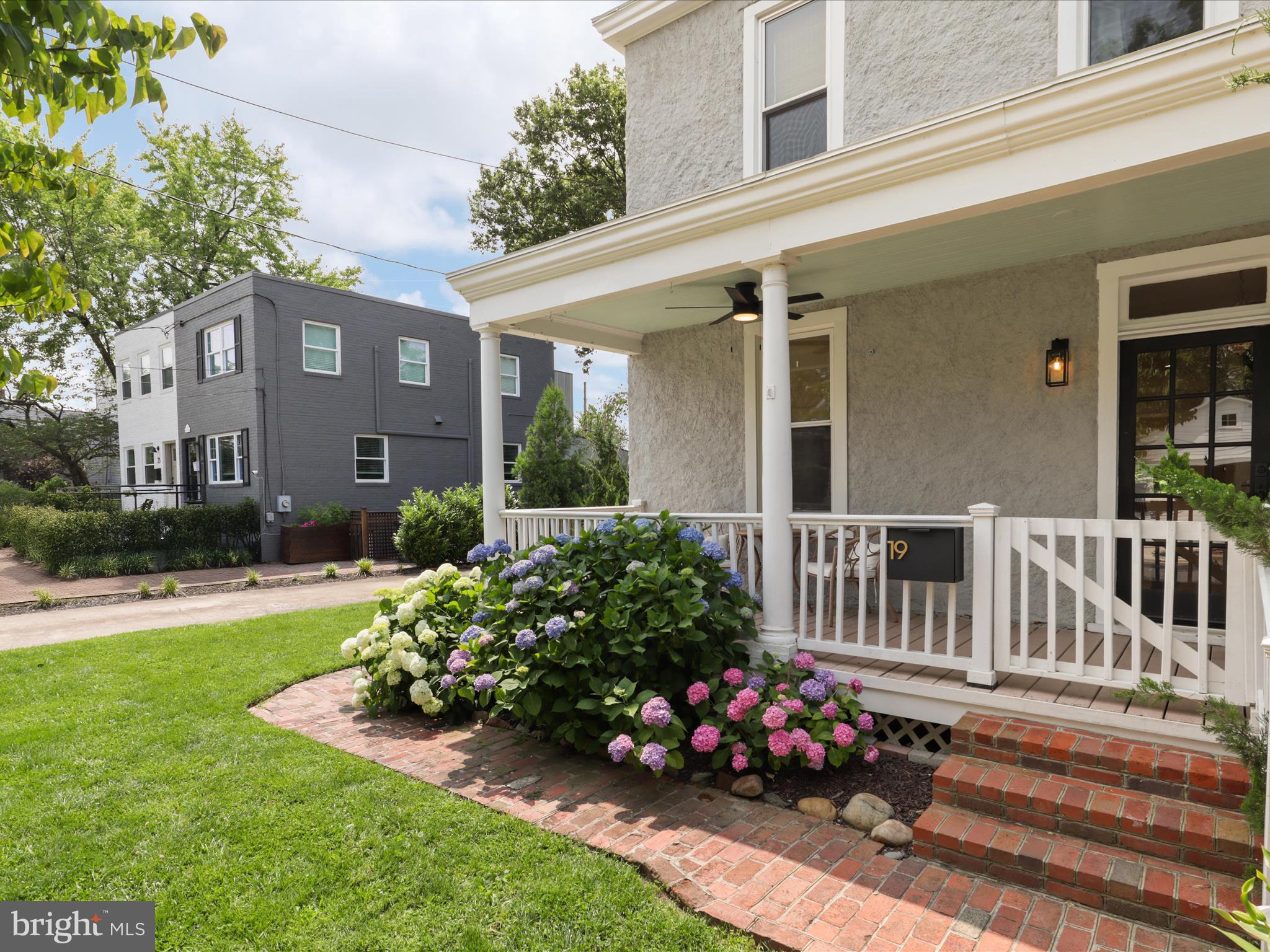 19 E DEL RAY AVENUE E