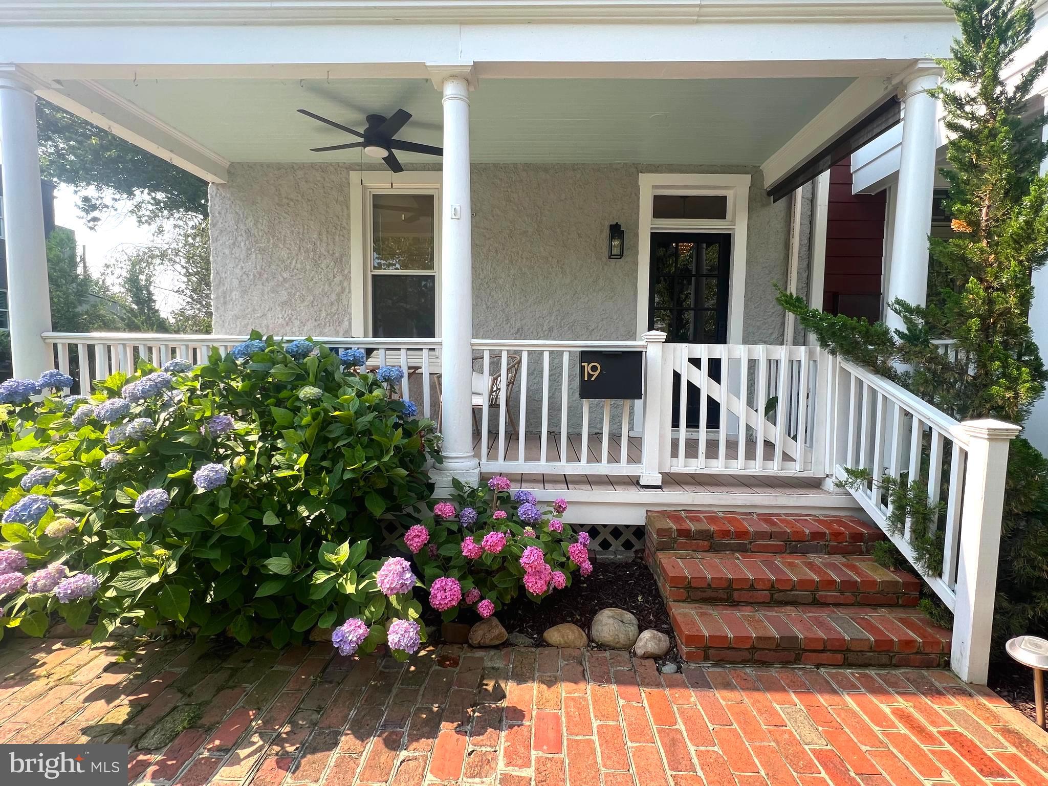 19 E DEL RAY AVENUE E