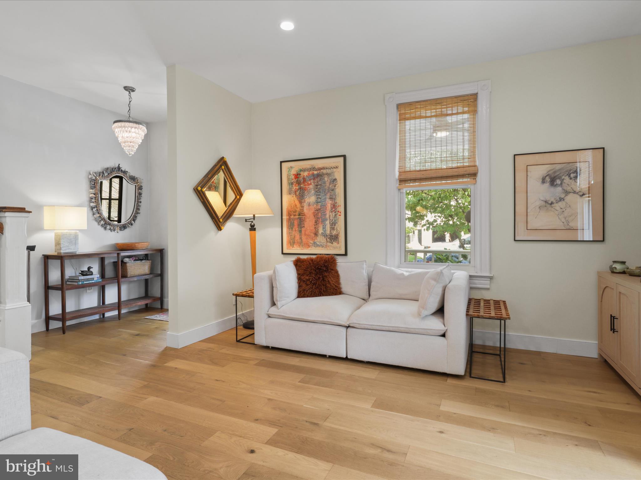 19 E DEL RAY AVENUE E