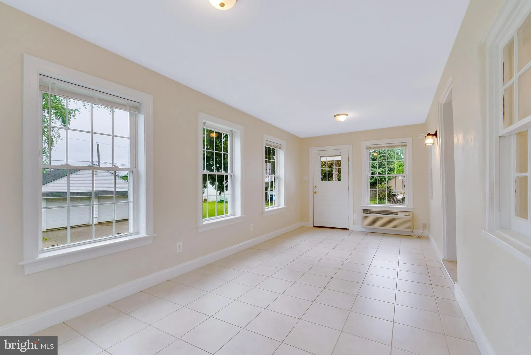 Norristown, Pennsylvania 19403, United States, 4 Bedrooms Bedrooms, ,2 BathroomsBathrooms,Residential,Pending,128114