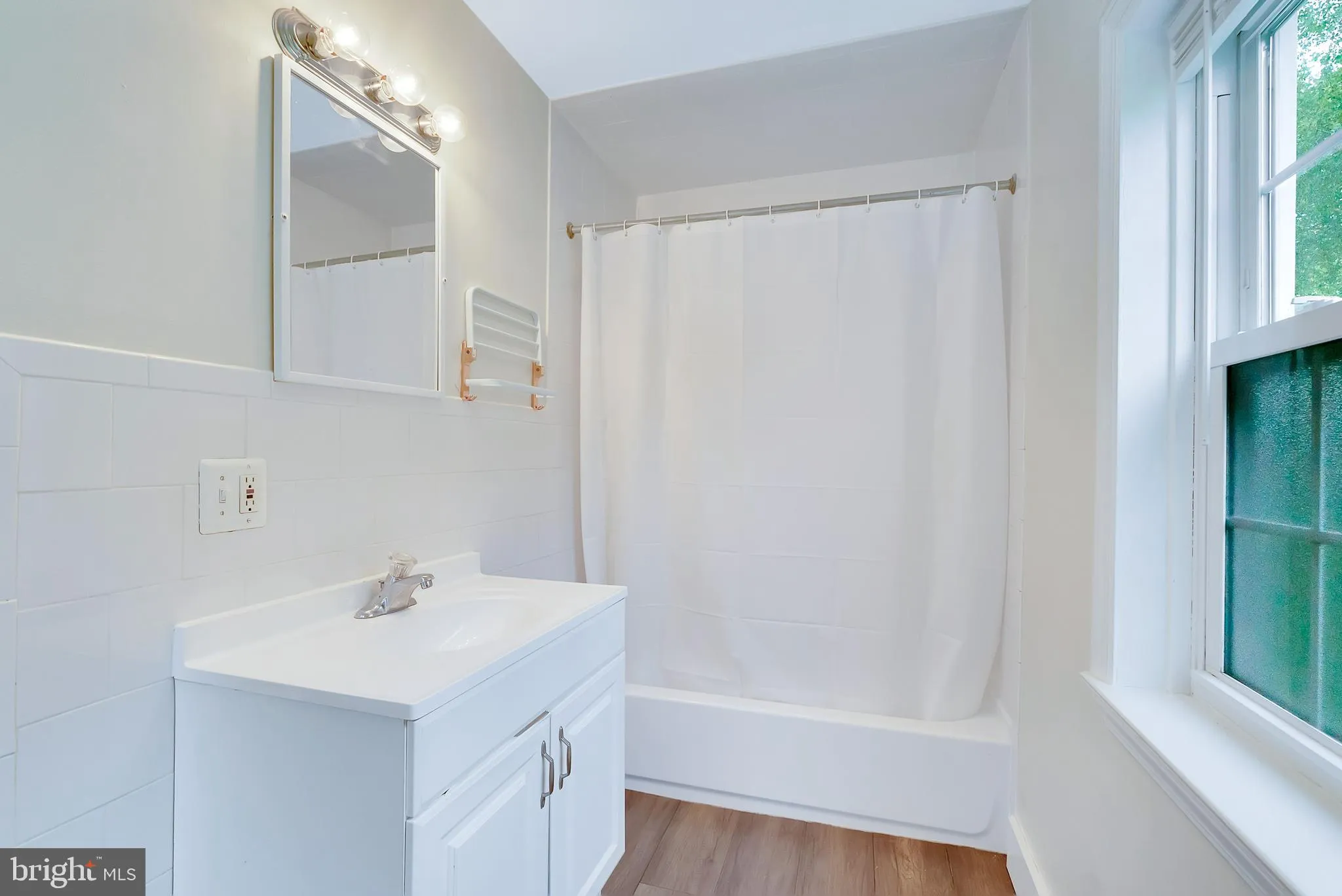 Norristown, Pennsylvania 19403, United States, 4 Bedrooms Bedrooms, ,2 BathroomsBathrooms,Residential,Pending,128114