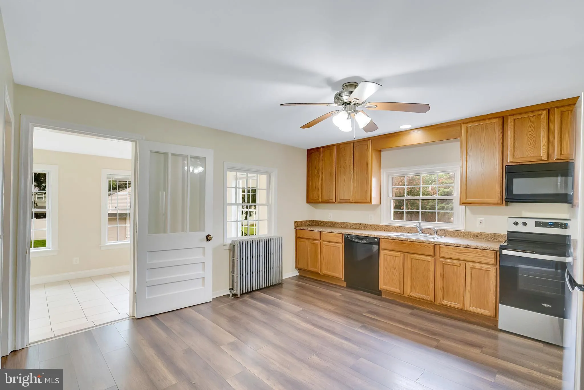 Norristown, Pennsylvania 19403, United States, 4 Bedrooms Bedrooms, ,2 BathroomsBathrooms,Residential,Pending,128114