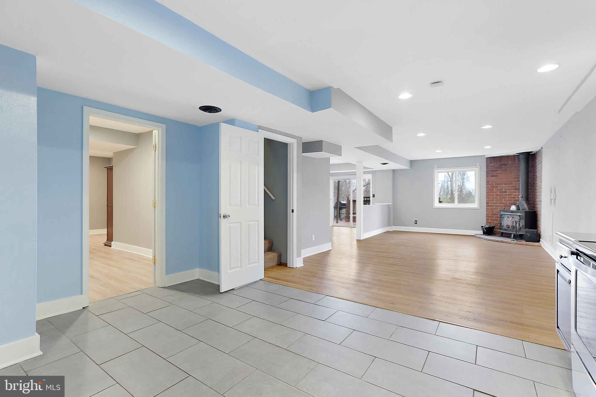 HILLTOP ACRES - Residential