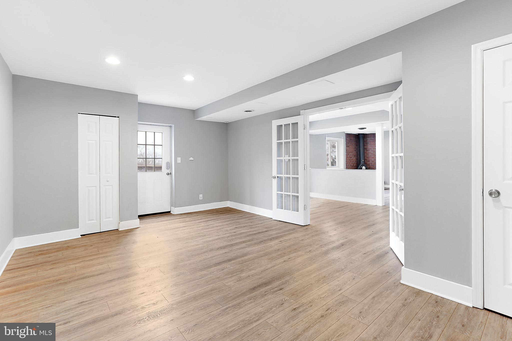 HILLTOP ACRES - Residential