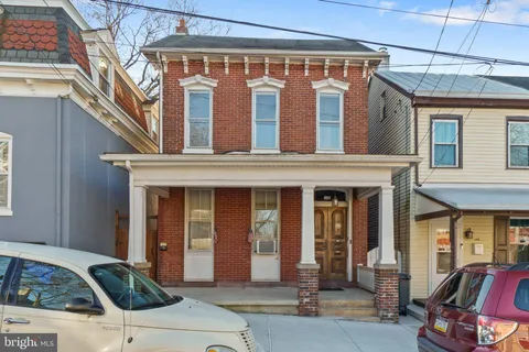 148 Walnut Street Unit 3, Pottstown, PA MLS: PAMC2172046