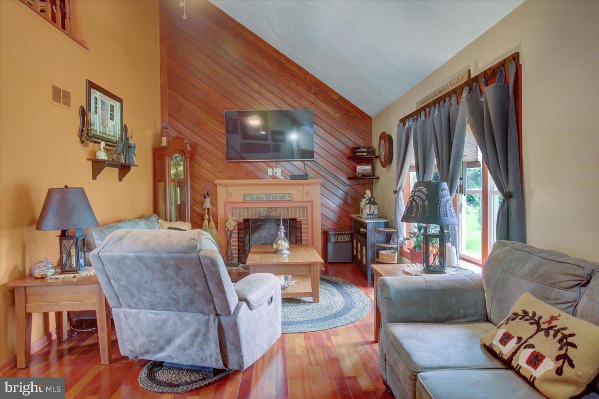 LITTLESTOWN - Residential