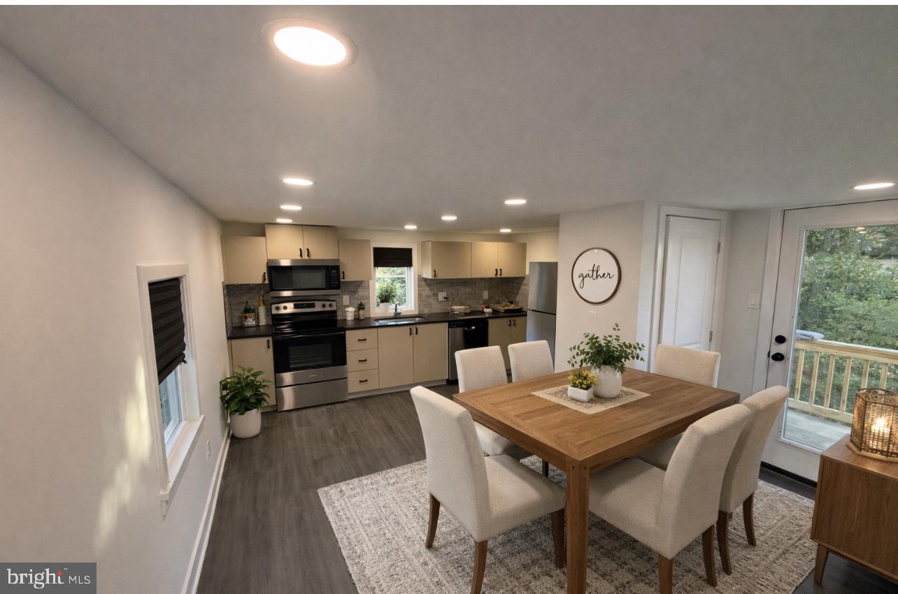 NEIGHBORS OF CREEKVIEW COURT - Residential