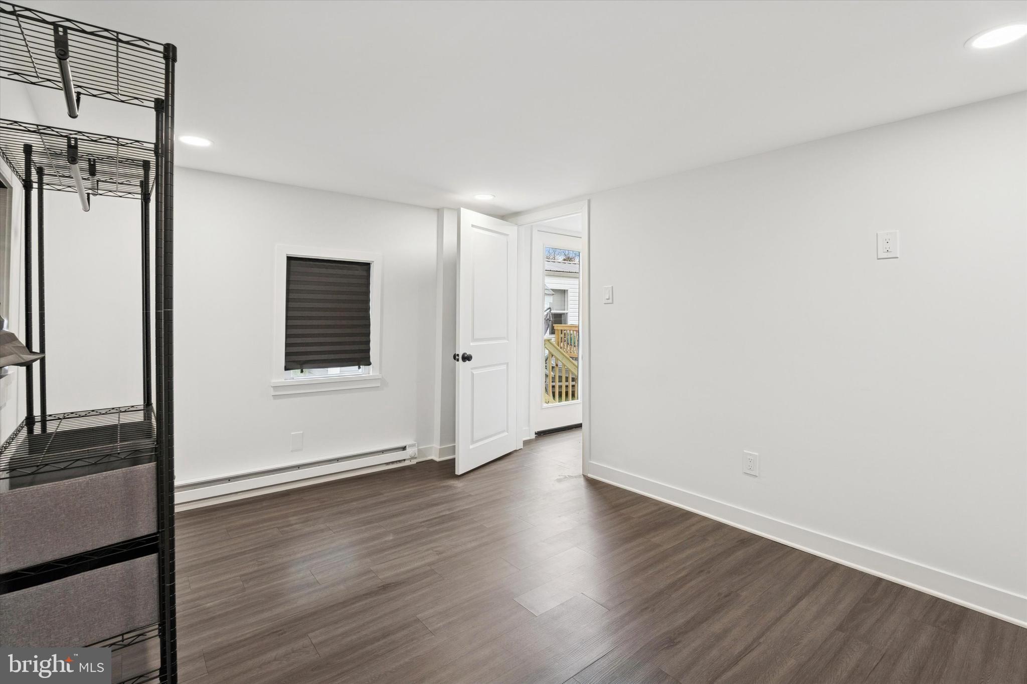 NEIGHBORS OF CREEKVIEW COURT - Residential