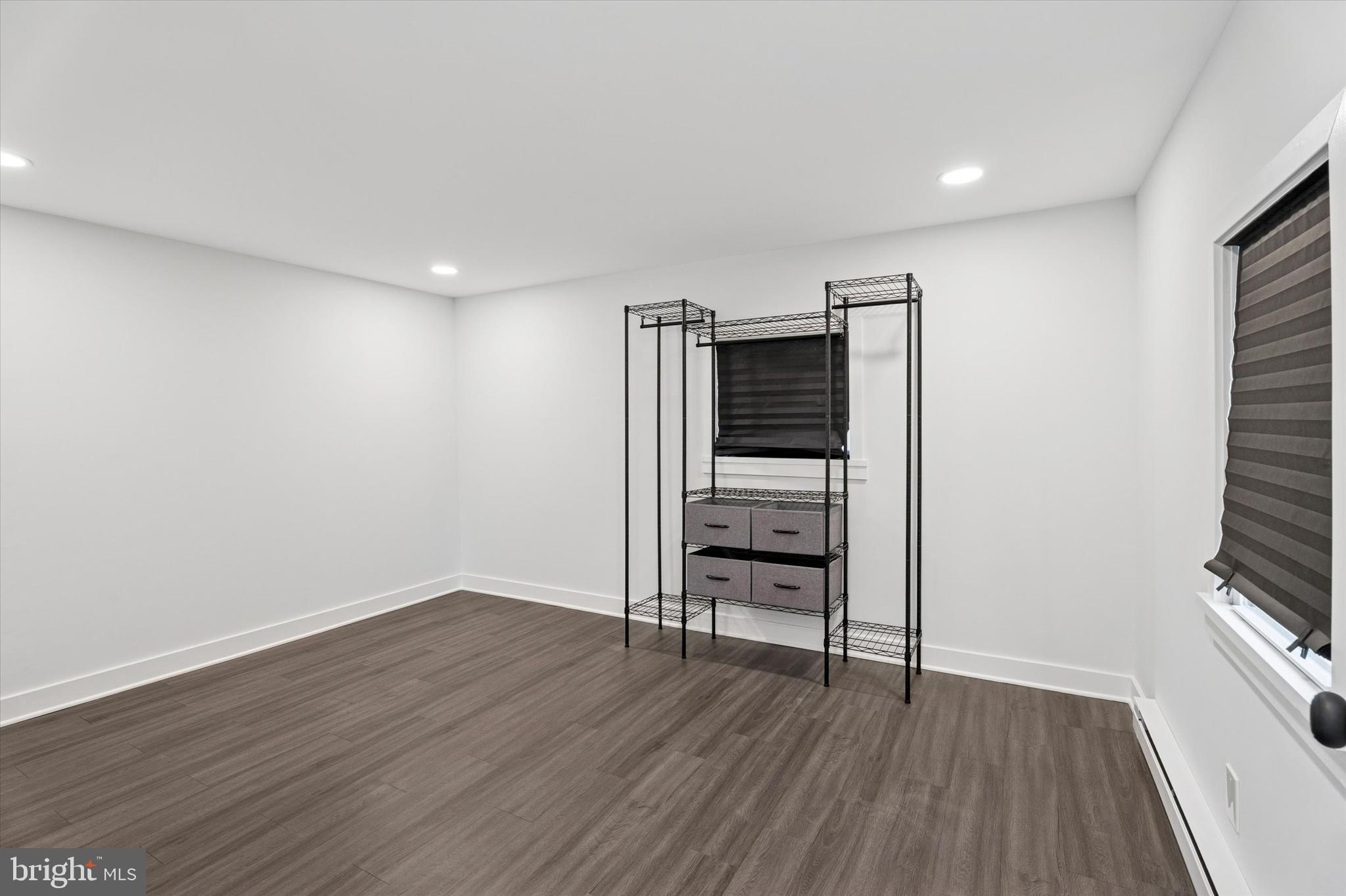 NEIGHBORS OF CREEKVIEW COURT - Residential